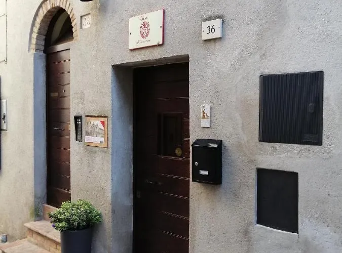 Elisa Affittacamere Foligno